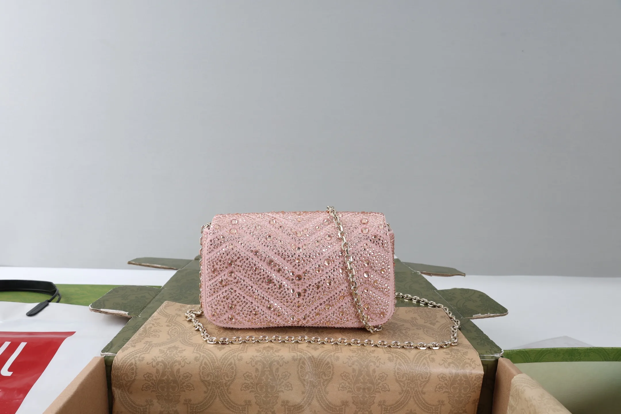 All categories Official website "Brand Women's Bags" Women's Bags 💙 GUCCI 2026 GUCCI new crossbody shoulder bag