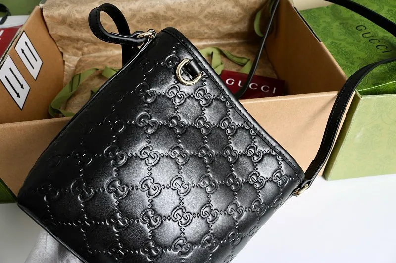 All categories Official website "Brand Women's Bags" Women's Bags 💙 GUCCI 2026 GUCCI new crossbody shoulder bag