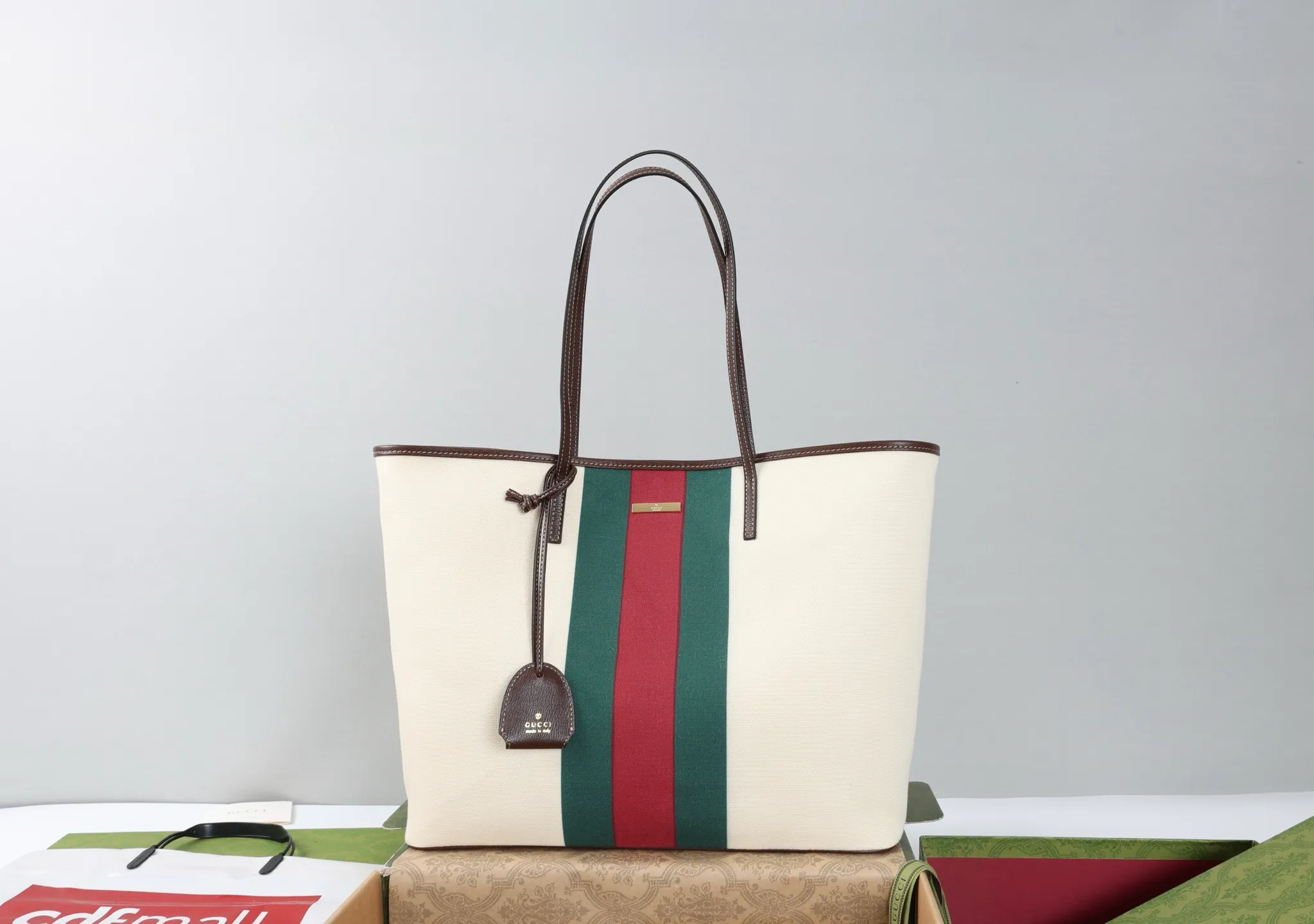 All Categories Official Website "Brand Women's Bags" Women's Bags 💙 GUCCI 2026 Classic GUCCI Print Crossbody Bag