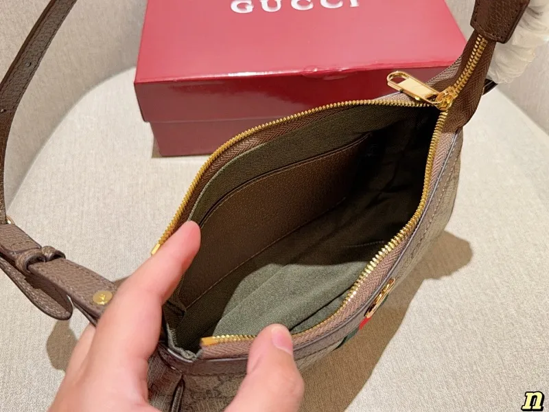 All categories Official website "Brand Women's Bags" Women's Bags 💙 GUCCI 2025 new GUCCI armpit bag