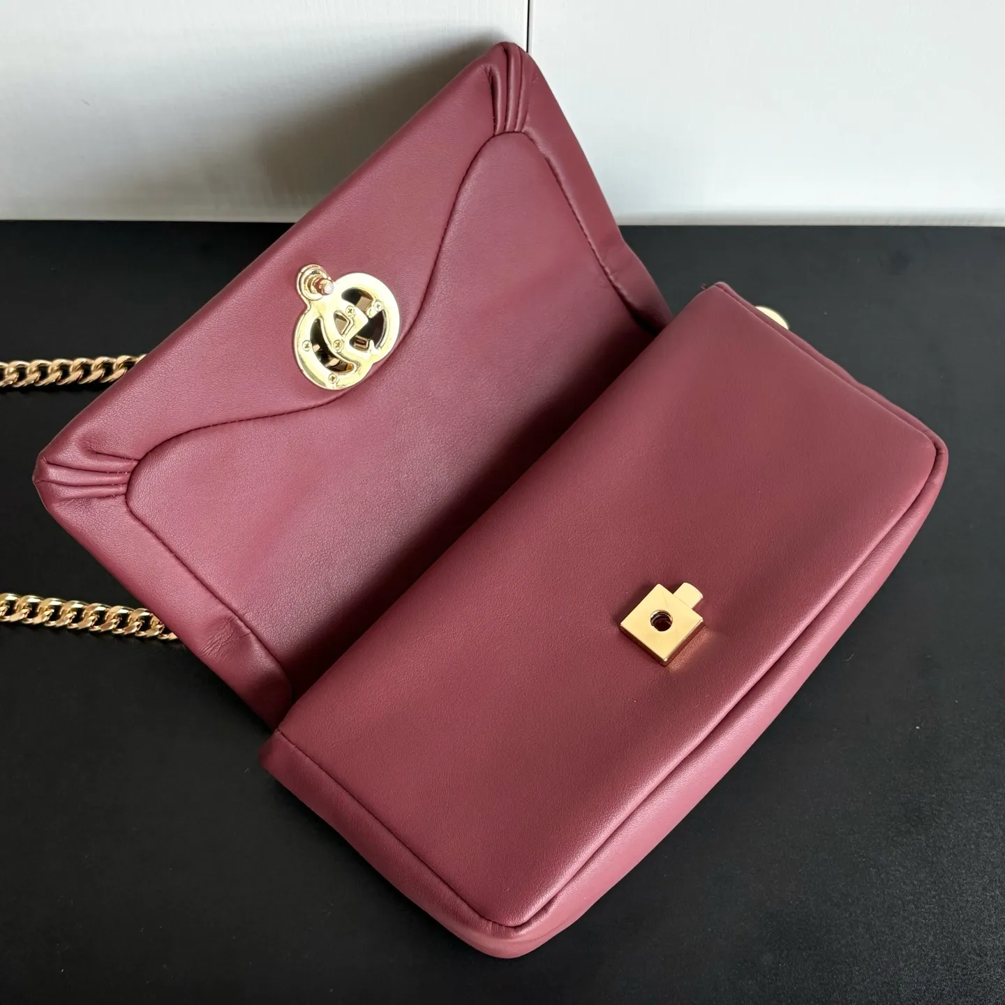 All Categories Official Website "Brand Women's Bags" Women's Bags 💙 GUCCI 2026 New GUCCI Crossbody Bag