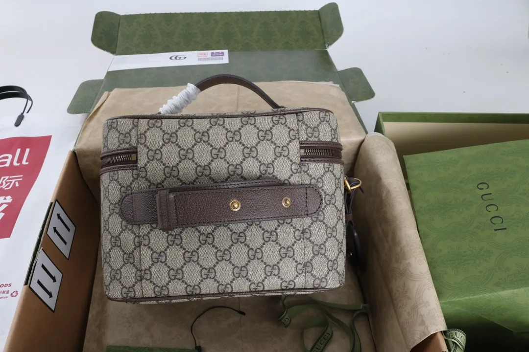 All categories Official website "Brand Women's Bags" Women's Bags 💙 GUCCI 2026 GUCCI new crossbody shoulder bag