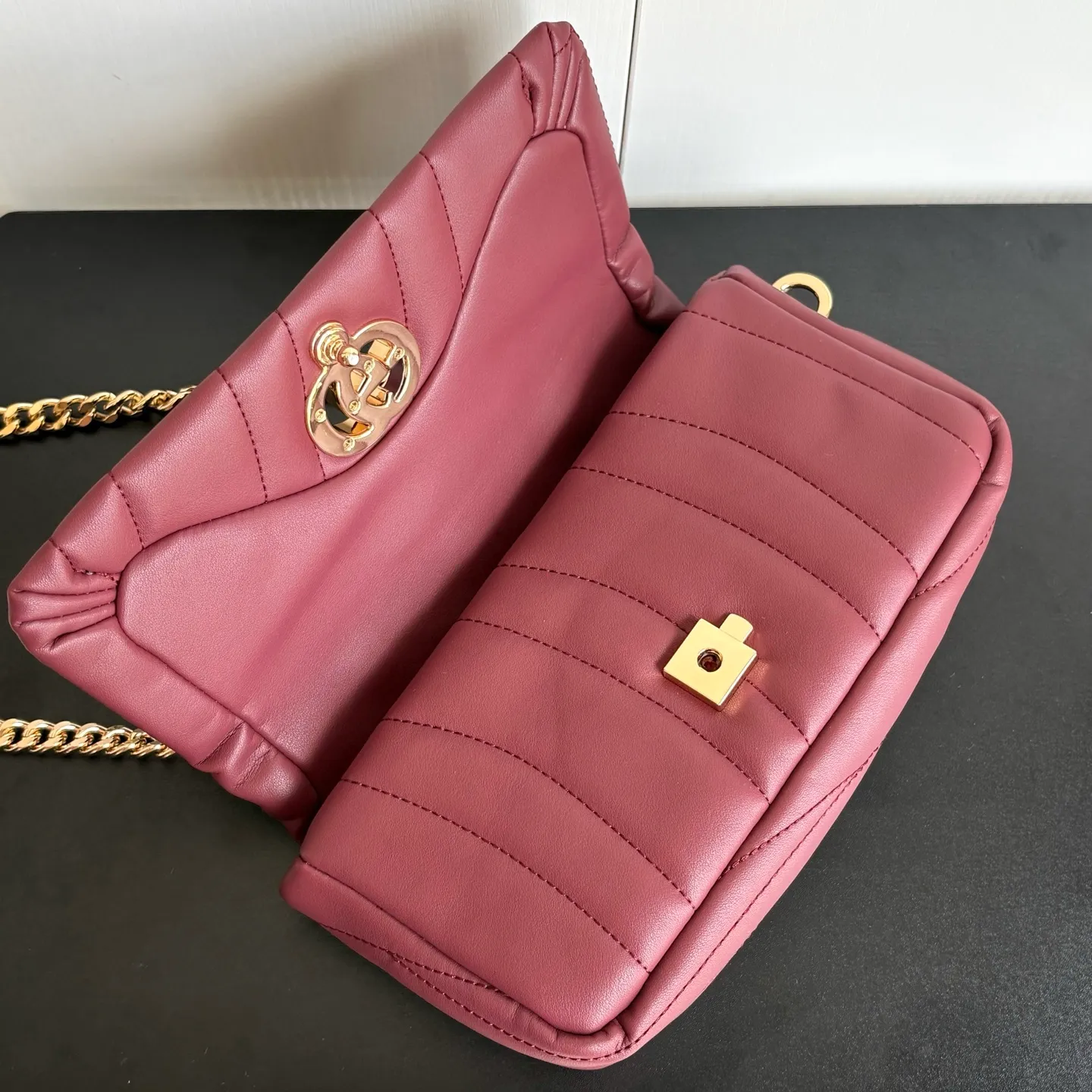 All Categories Official Website "Brand Women's Bags" Women's Bags 💙 GUCCI 2026 New GUCCI Crossbody Bag