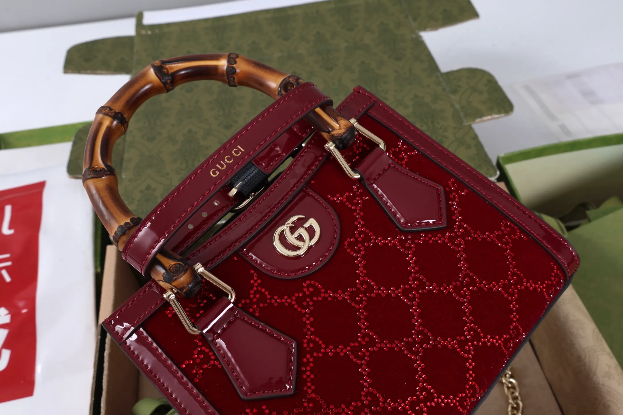 All categories Official website "Brand Women's Bags" Women's Bags 💙 GUCCI 2026 GUCCI new crossbody shoulder bag