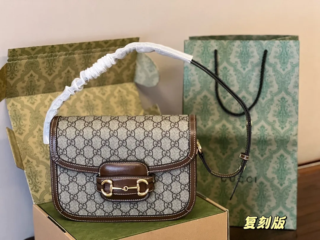 All Categories Official Website "Brand Women's Bags" Women's Bags 💙 GUCCI 2022 Official New Style Gucci Saddle Bag Wholesale 58001600 High Quality Specifications: 25-18CM