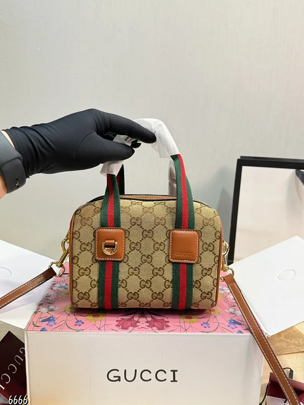 All Categories Official Website "Brand Women's Bags" Women's Bags 💙 GUCCI 2026 New GUCCI Crossbody Bag