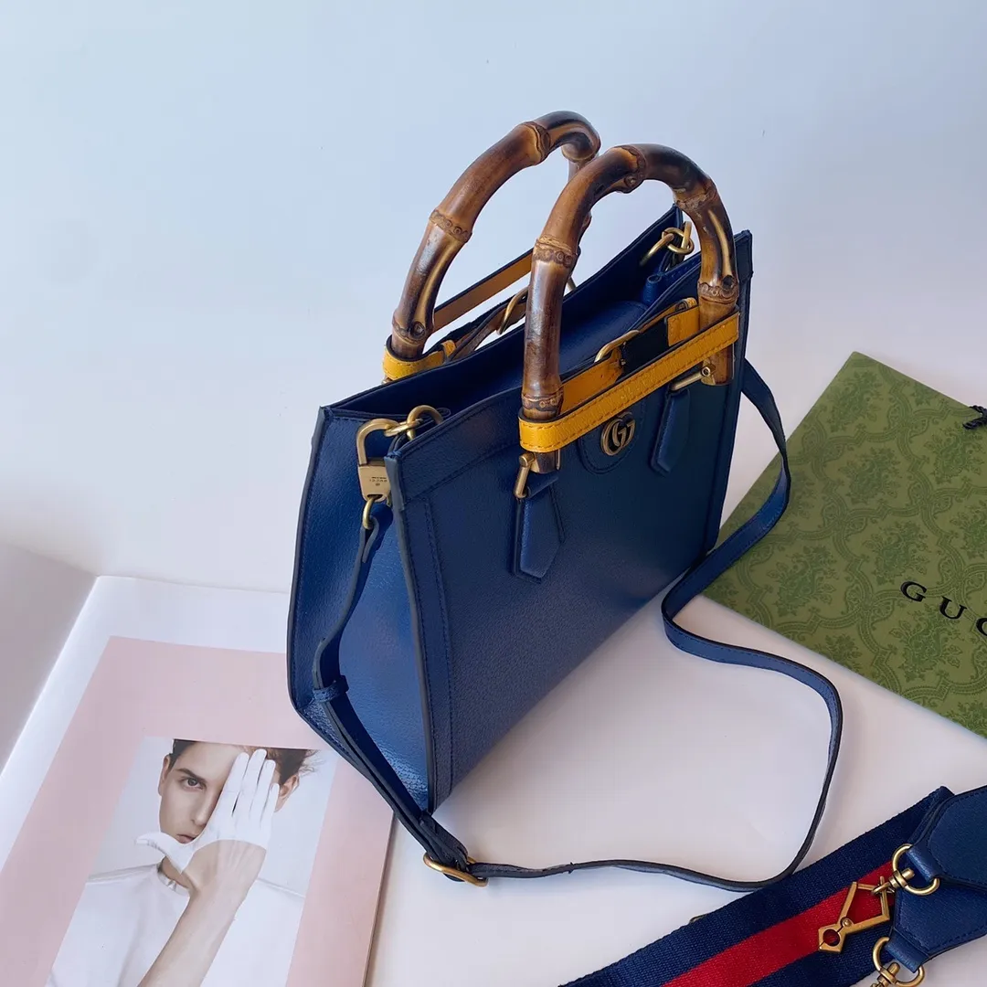 All Categories Official Website "Brand Women's Bags" Women's Bags 💙 GUCCI 2022 Official New Gucci Tote Bag Wholesale 58002200 High Quality Specifications: 27-24-11CM