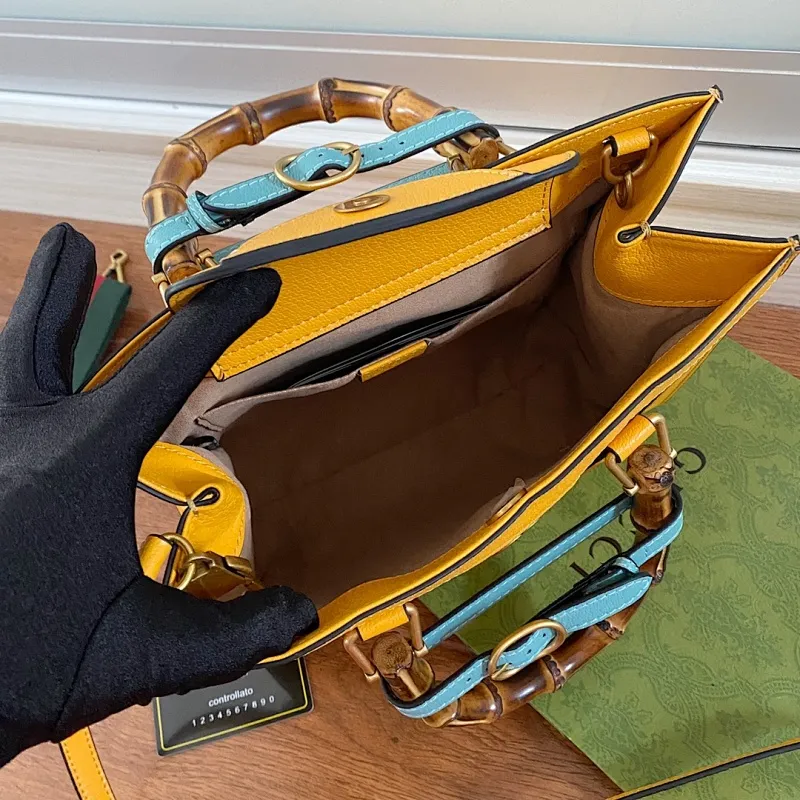 All categories Official website "Brand Women's Bags" Women's Bags 💙 GUCCI 2022 Official New Gucci Mini Tote Bag Wholesale 58002000 High Quality Specifications: 27-24-11CM
