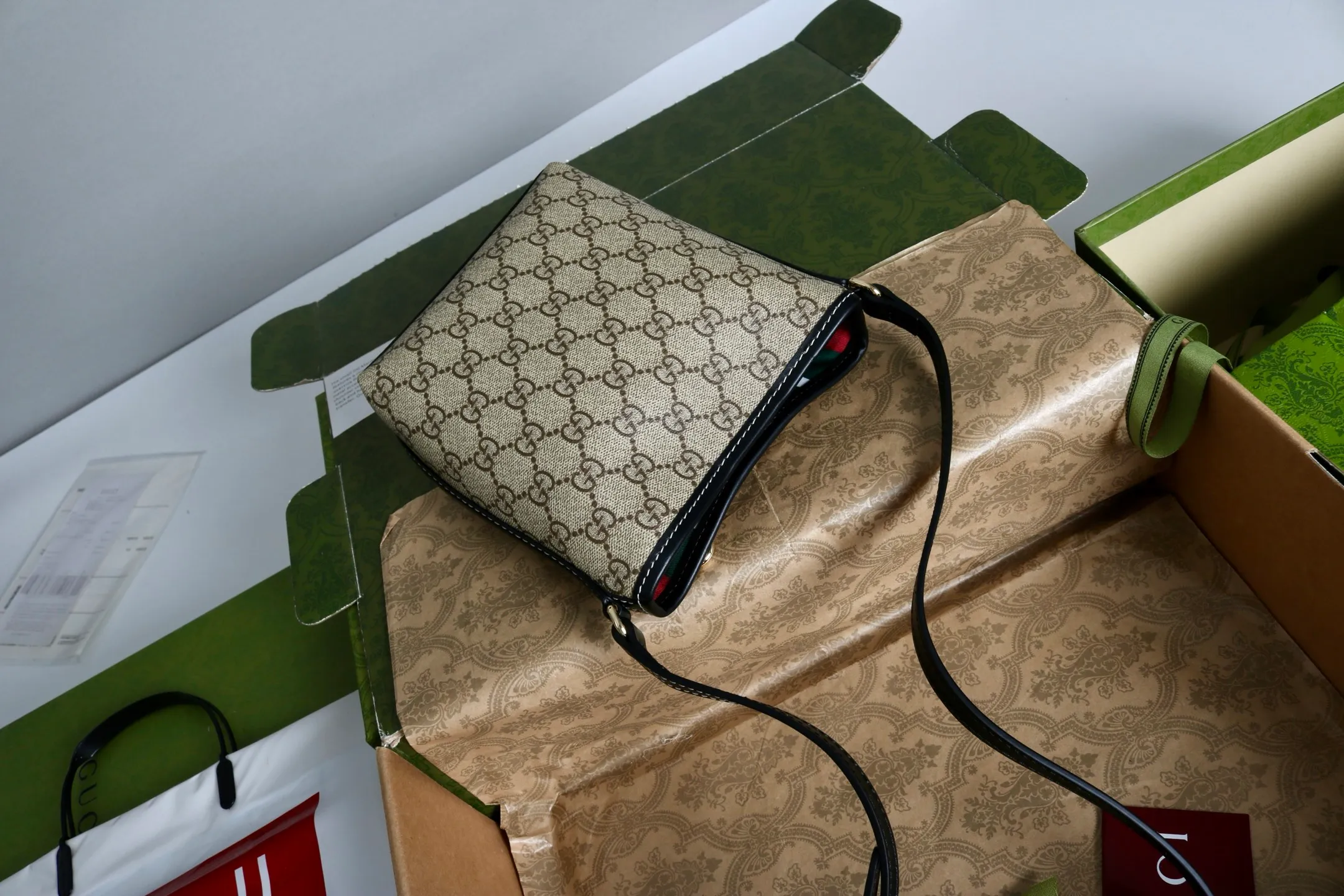 All categories Official website "Brand Women's Bags" Women's Bags 💙 GUCCI 2026 GUCCI new crossbody shoulder bag