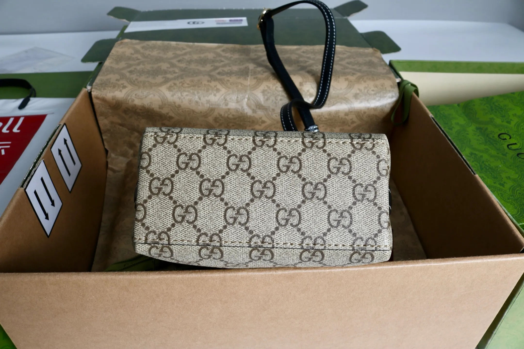 All categories Official website "Brand Women's Bags" Women's Bags 💙 GUCCI 2026 GUCCI new crossbody shoulder bag