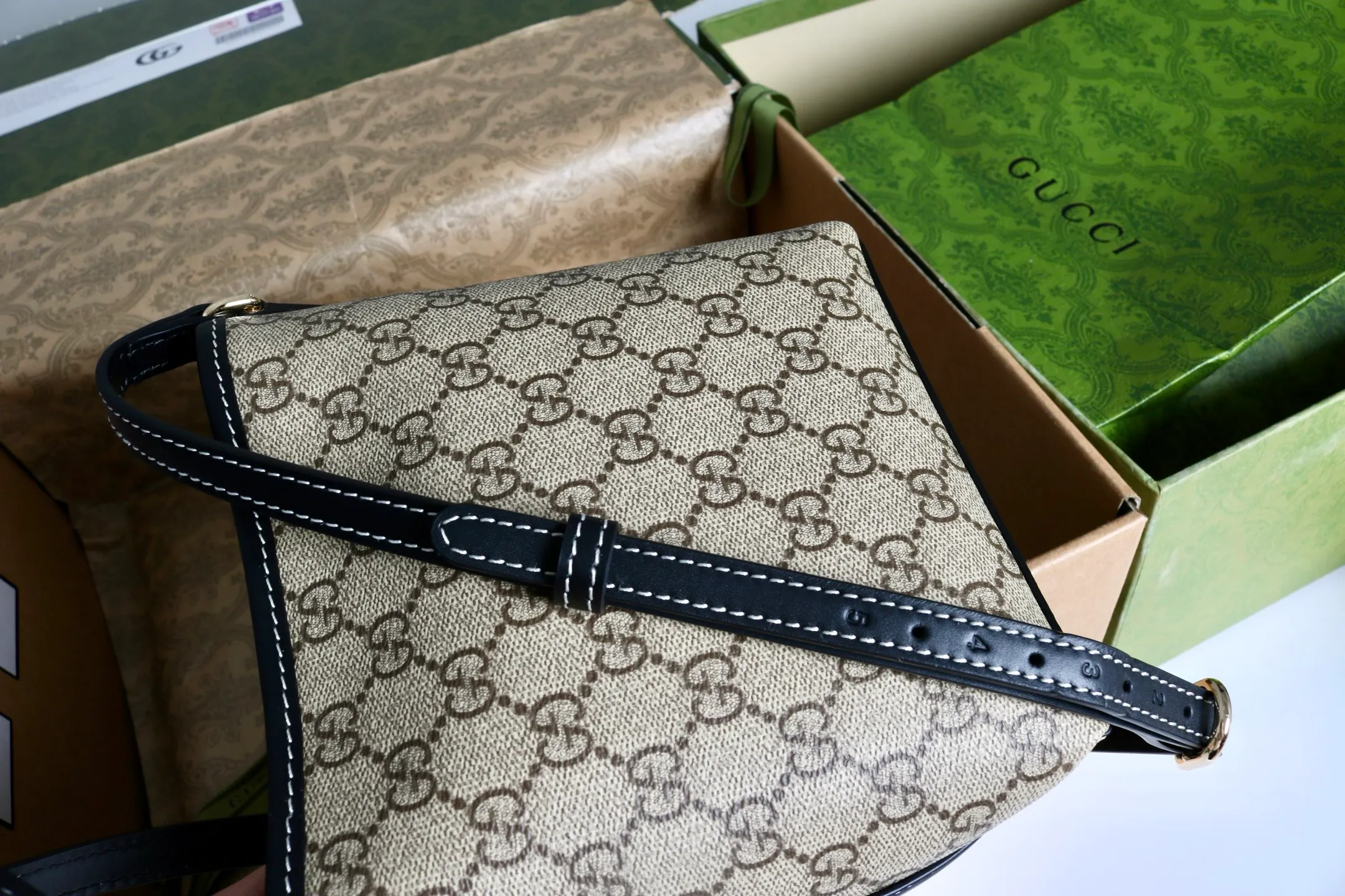 All categories Official website "Brand Women's Bags" Women's Bags 💙 GUCCI 2026 GUCCI new crossbody shoulder bag