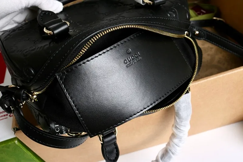 All categories Official website "Brand Women's Bags" Women's Bags 💙 GUCCI 2026 GUCCI new crossbody shoulder bag