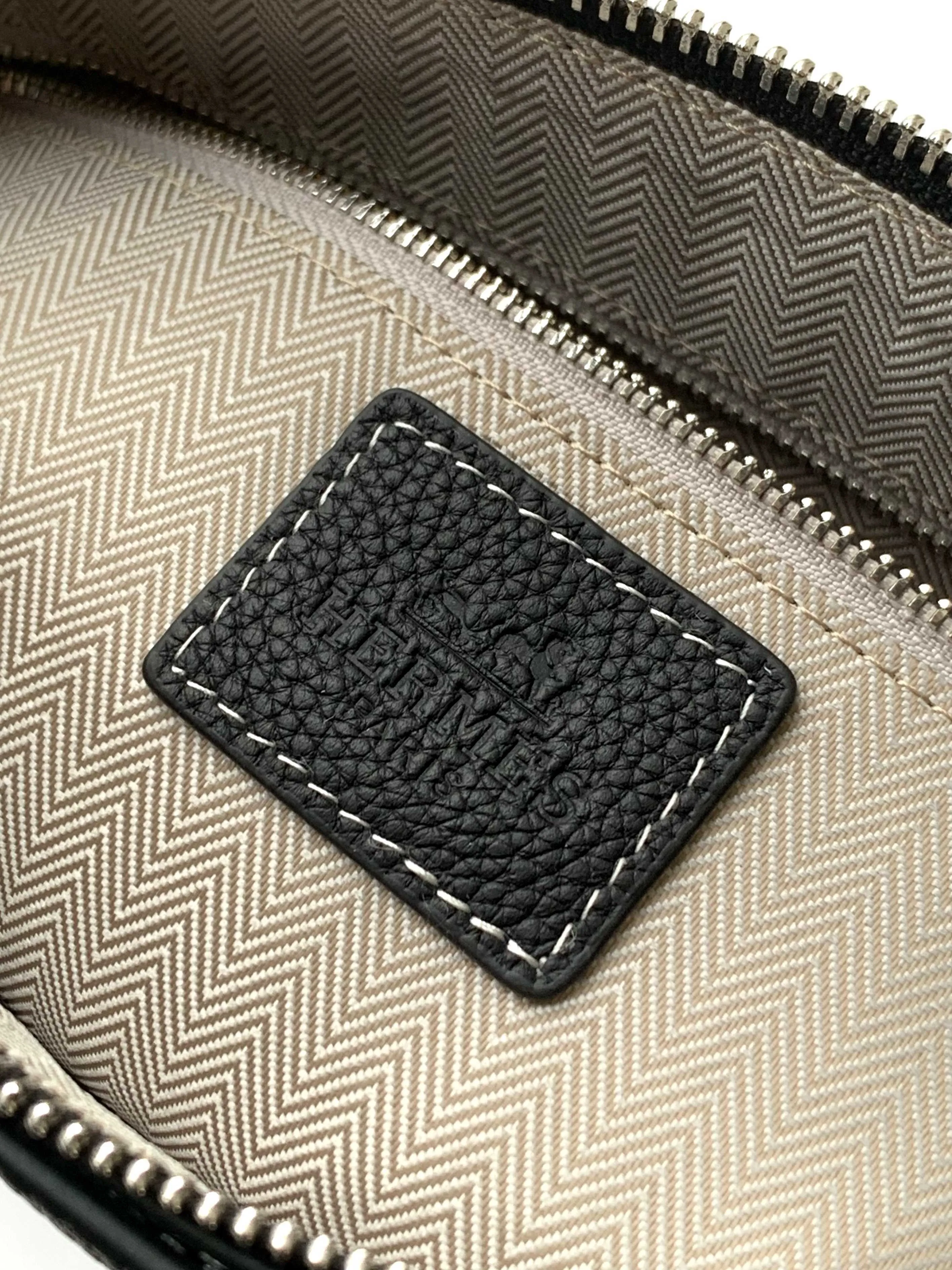 All categories Hermès wallet (Hermès) Hermès 6001-4