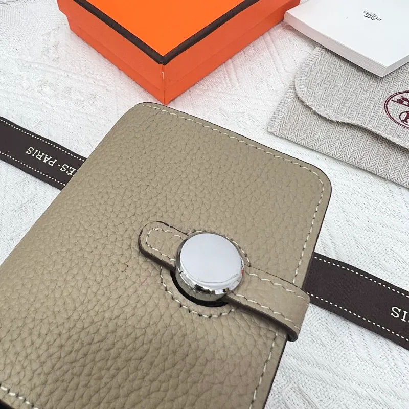 All categories Hermès wallet (Hermès) Hermès 5121 pebbled silver buckle