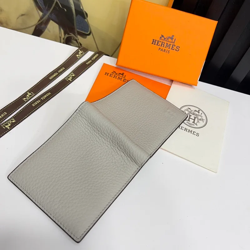 All categories Hermès wallet (Hermès) Hermès 7010