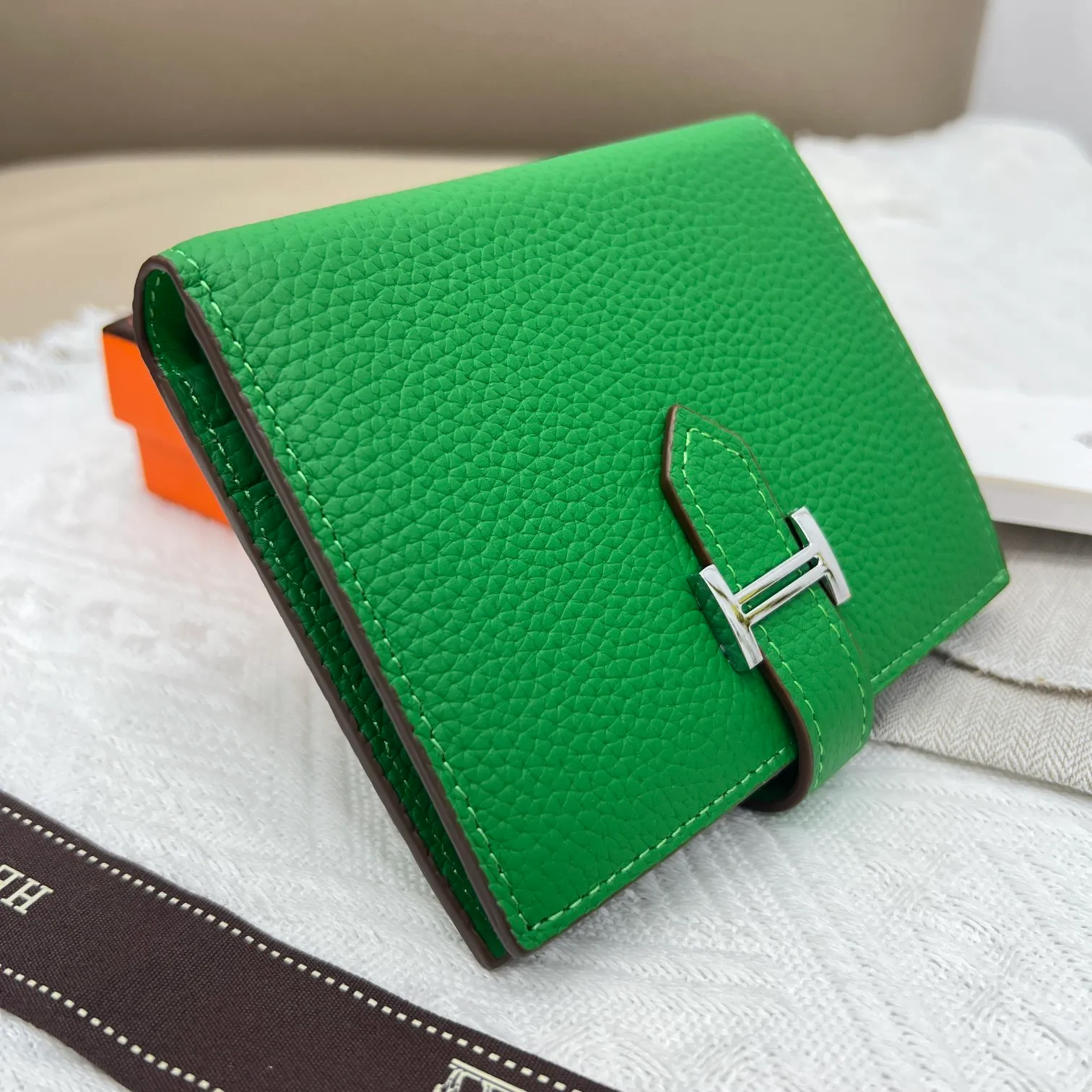 All categories Hermès wallet (Hermès) Hermès 5120 pebbled silver buckle