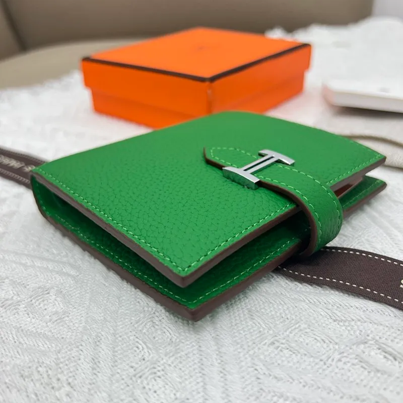 All categories Hermès wallet (Hermès) Hermès 5120 pebbled silver buckle