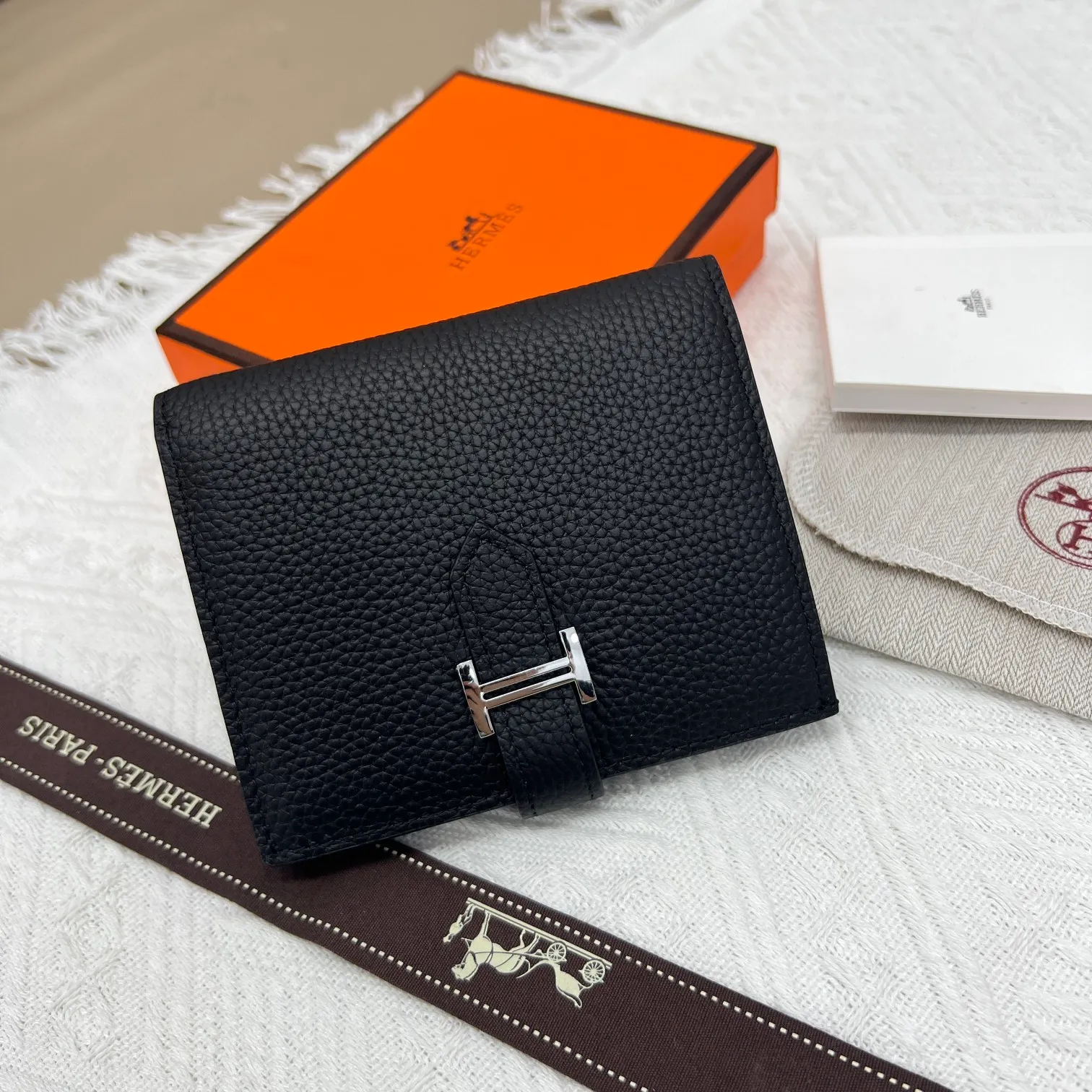 All categories Hermès wallet (Hermès) Hermès 5120 pebbled silver buckle