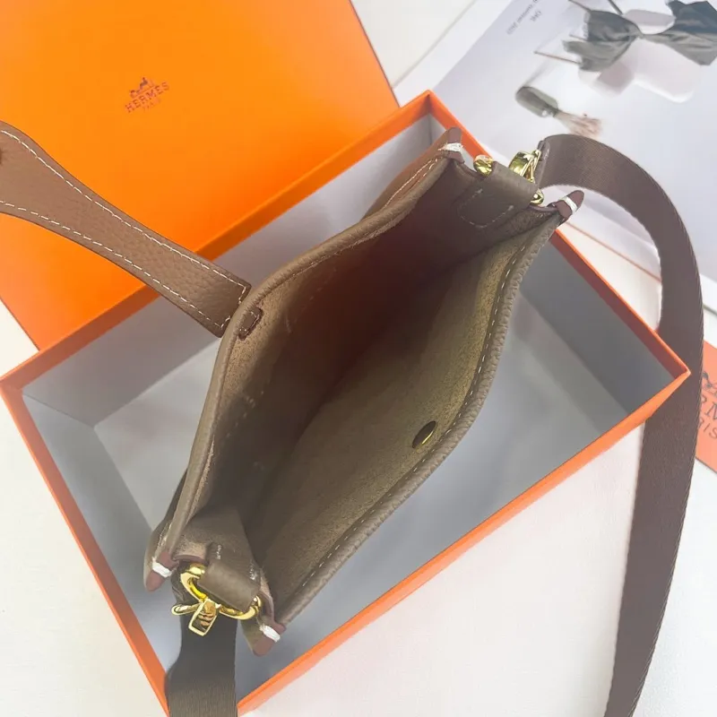 All categories Hermès wallet (Hermès) Hermès 186