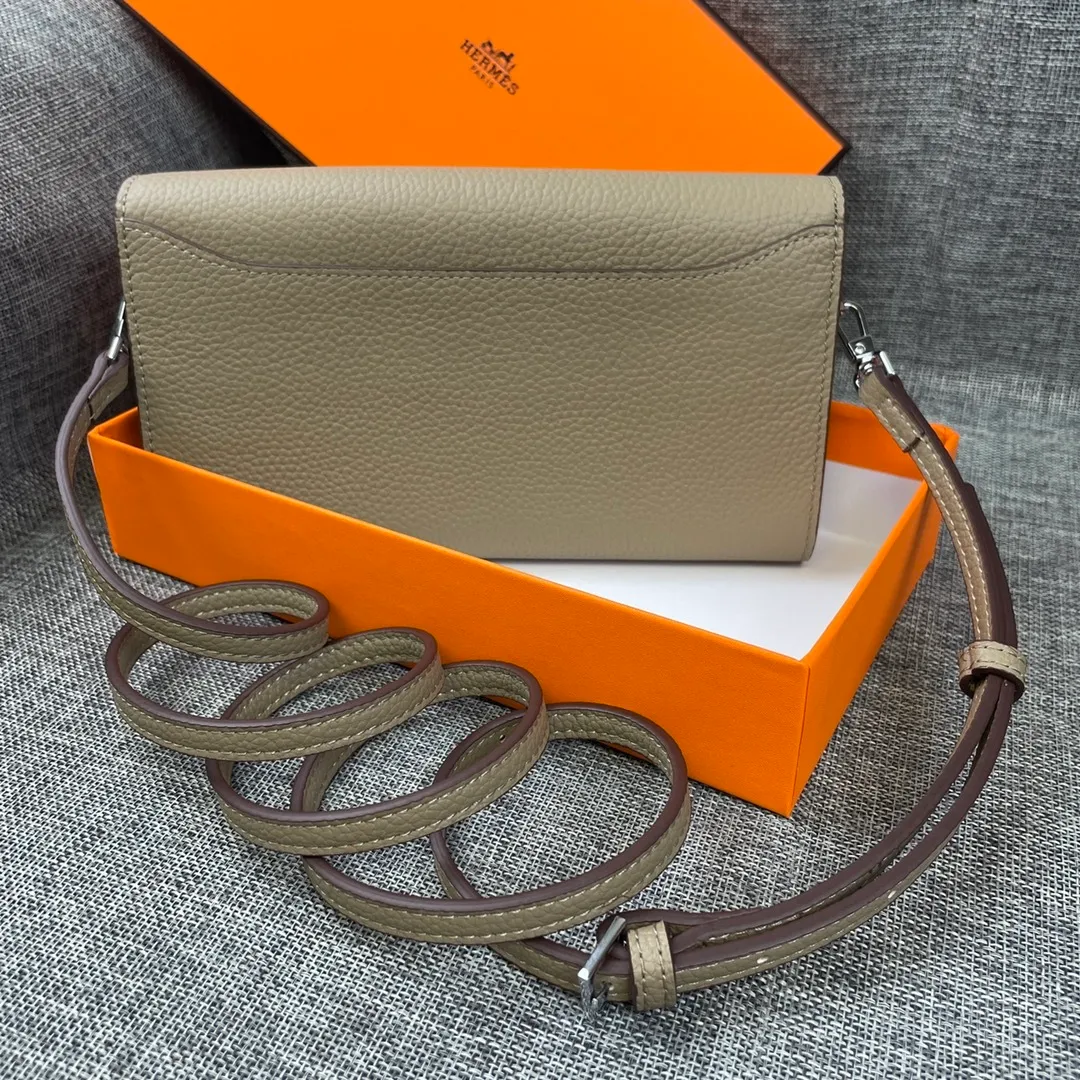 All categories Hermès wallet (Hermès) Hermès 9852 leather silver buckle