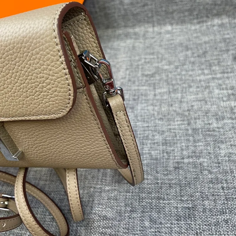 All categories Hermès wallet (Hermès) Hermès 9852 leather silver buckle