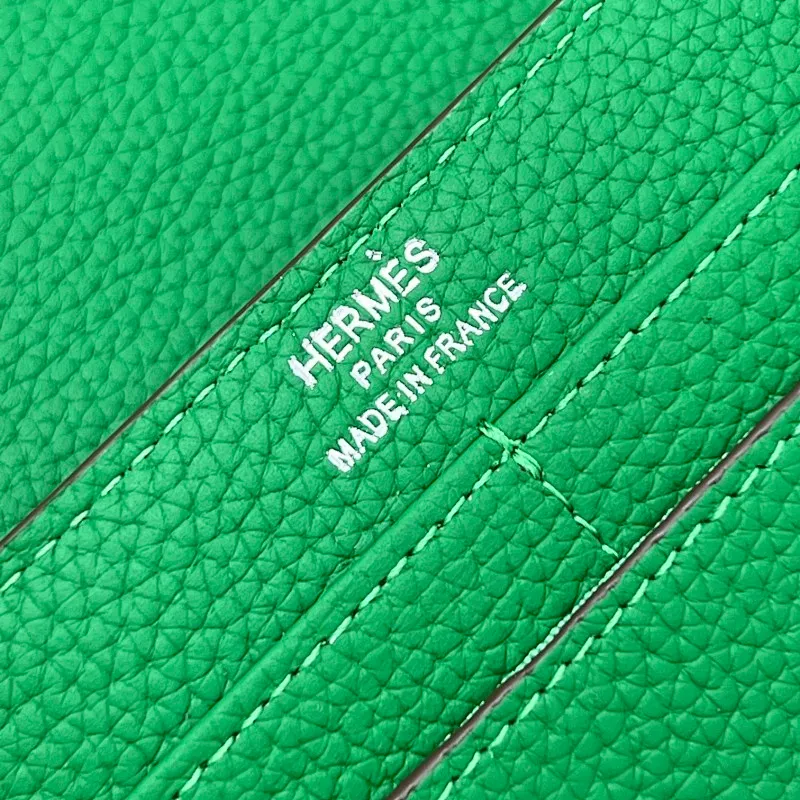 All categories Hermès wallet (Hermès) Hermès 539 pebbled silver buckle