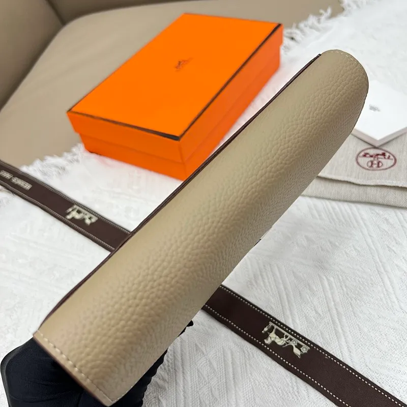 All categories Hermès wallet (Hermès) Hermès 539 pebbled silver buckle