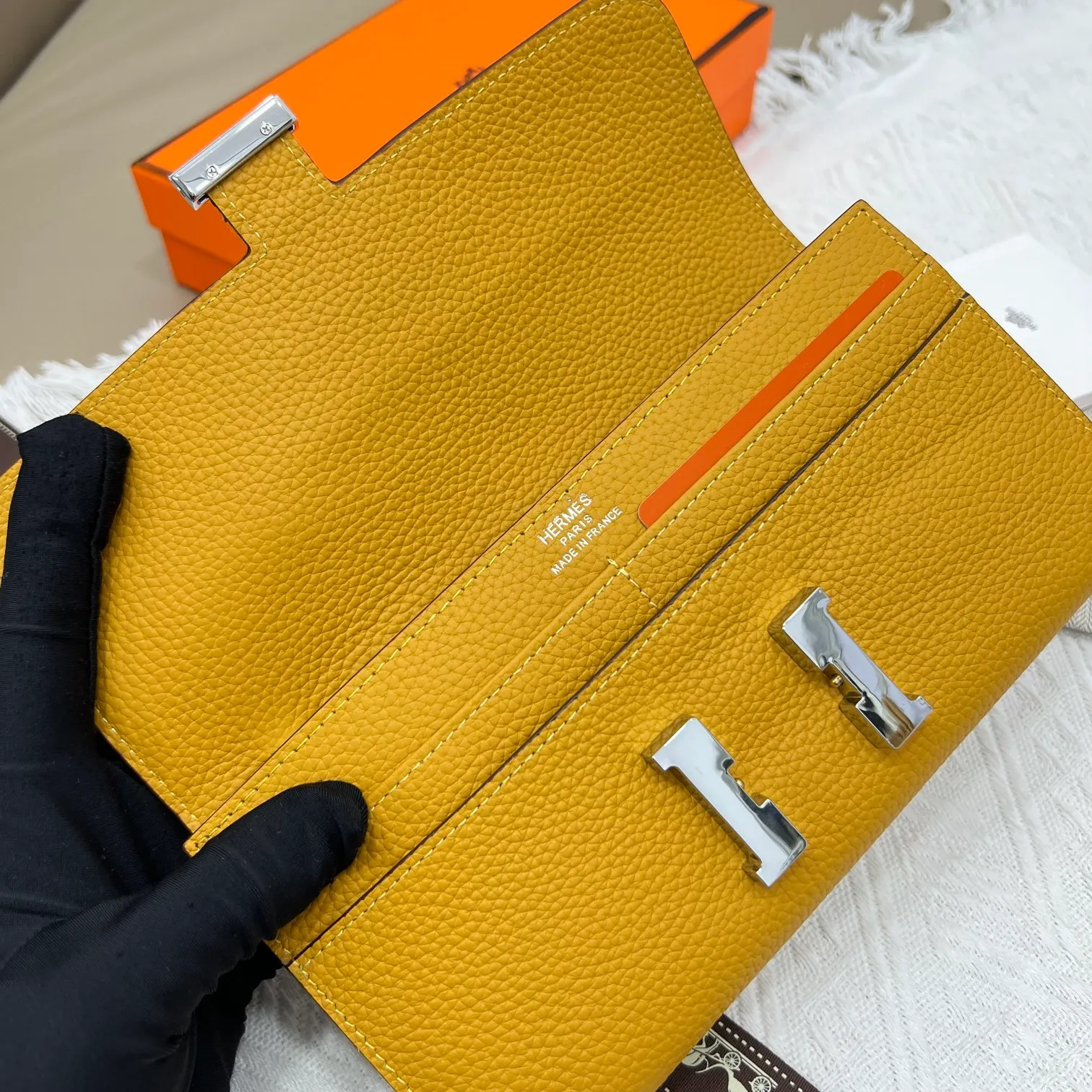 All categories Hermès wallet (Hermès) Hermès 539 pebbled silver buckle