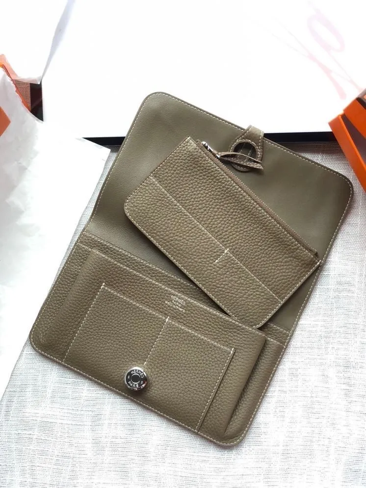 All categories Hermès wallet (Hermès) Hermès 2012