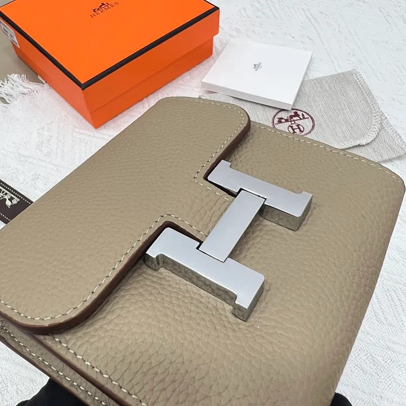 All categories Hermès wallet (Hermès) Hermès 537 pebbled silver buckle