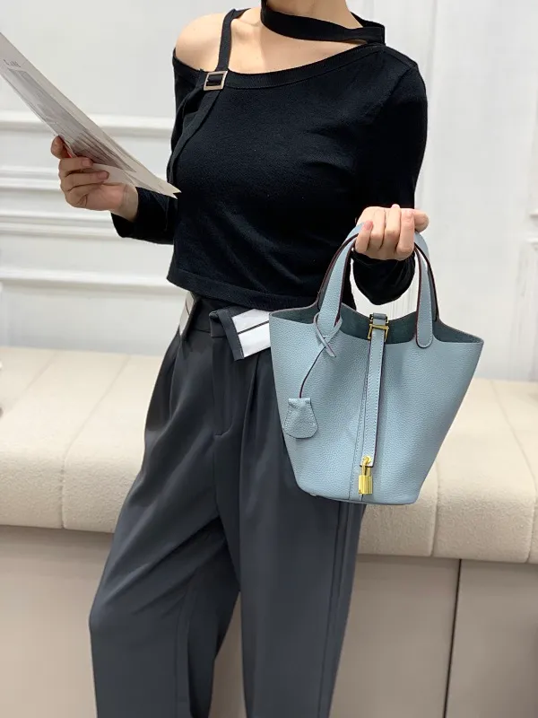 All categories Official website "Brand Women's Bags" Women's Bags 💙 Hermes 2023 latest Hermes vegetable basket