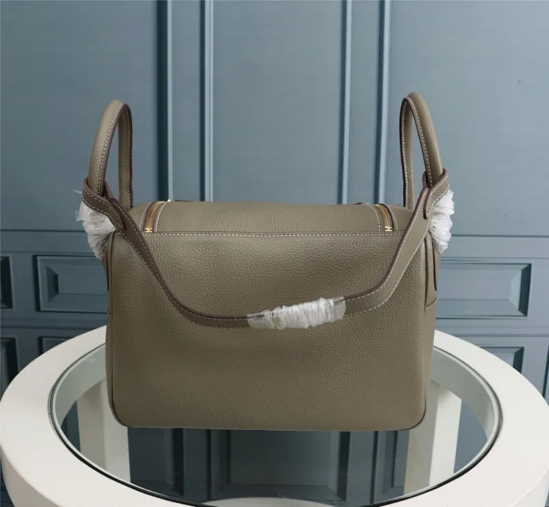 All categories Official website "Brand Women's Bags" Women's Bags 💙 Hermes 2022 official new Hermès lindy bag wholesale small size 58004000 large size 58004200 high quality size: small size 26CM large size 30CM