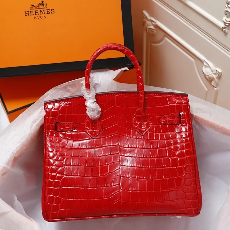 All categories Official website "Brand Women's Bags" Women's Bags 💙 Hermes 2022 official new Hermès handbag Smooth crocodile leather + pure steel hardware wholesale Small size 58003900 Large size 58004500 High quality Size: Small size 30CM Large size 35CM