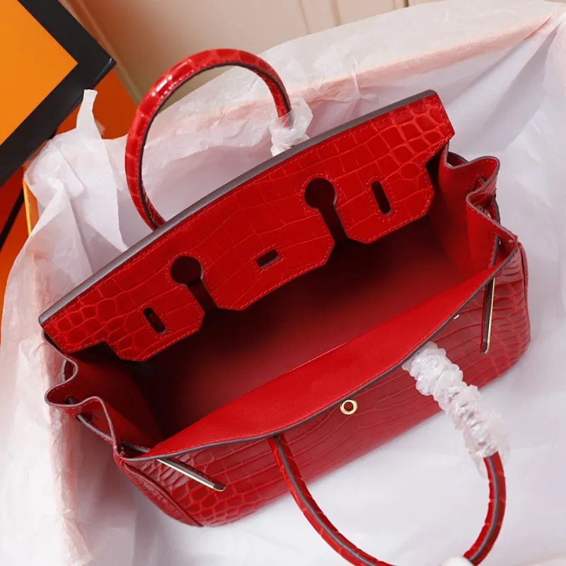 All categories Official website "Brand Women's Bags" Women's Bags 💙 Hermes 2022 official new Hermès handbag Smooth crocodile leather + pure steel hardware wholesale Small size 58003900 Large size 58004500 High quality Size: Small size 30CM Large size 35CM