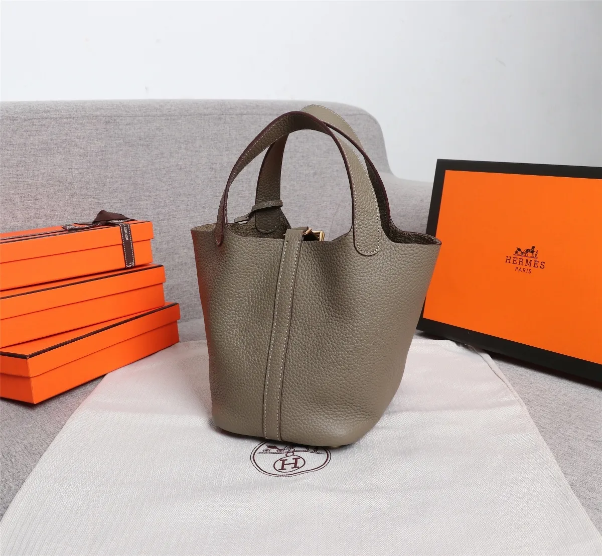 All categories Official website "Brand Women's Bags" Women's Bags 💙 Hermes 2022 official new Hermès vegetable basket picotin wholesale small size 58002400 large size 58002600 high quality size: small size 18CM large size 22CM