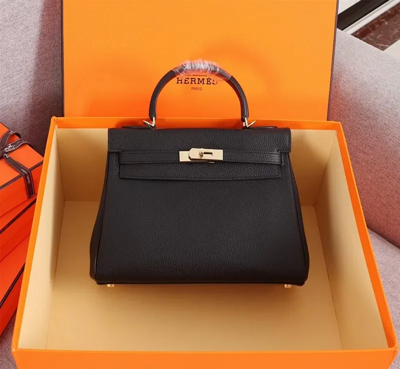 All Categories Official Website "Brand Women's Bags" Women's Bags 💙 Hermes 2022 Official New Hermes Kelly Original Princess Bag Original Calfskin Outside Sheepskin Goat Pattern Wholesale Small Size 58002700 Medium Size 58002900 Large Size 58003200 High Quality Size: Small 25CM Medium 28CM