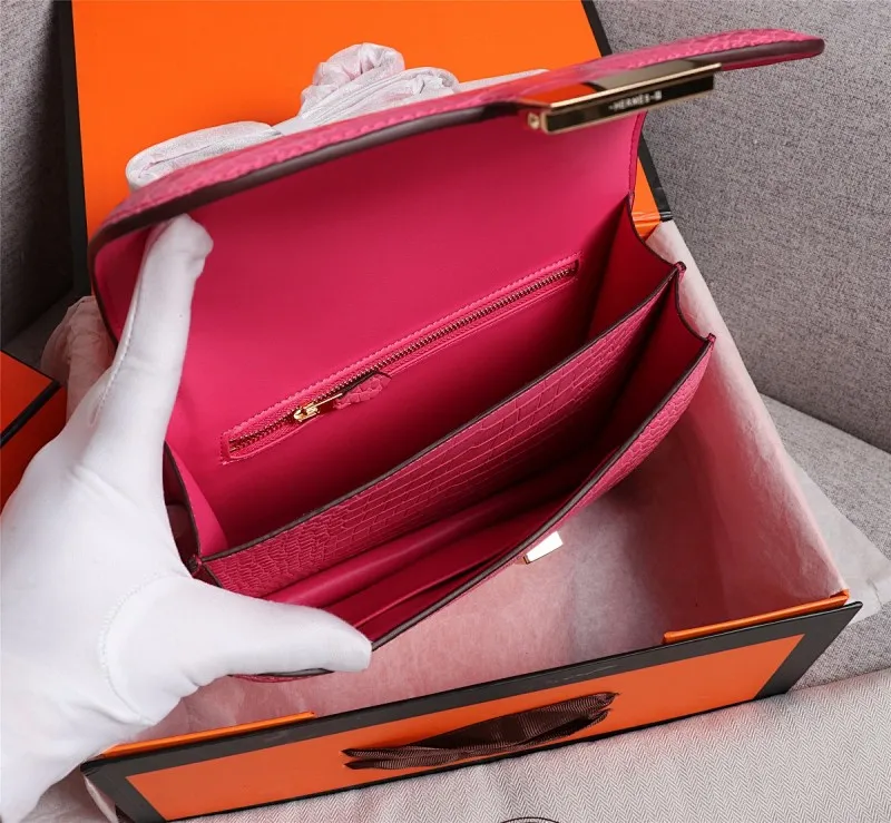 All Categories Official Website "Brand Women's Bags" Women's Bags 💙 Hermes Hermès Made in France - Constance stewardess bag ☣️Crocodile pattern pure steel plated hardware buckle Genuine leather source super good feel Accessories stainless steel laser logo perfect flip arc and three-dimensional sense High-end pure handmade customization 🔮Quality recommendation ‼ ️Size: 23-6-17