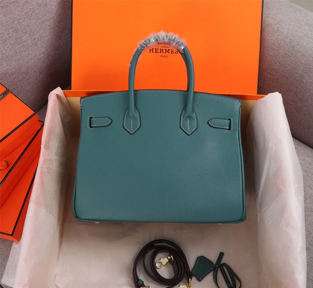 All categories Official website "Brand Women's Bags" Women's Bags 💙 Hermes 2022 Official New Hermès Platinum First Layer Lychee Pattern Handbag Original Calfskin Outside and Sheepskin Goat Pattern Wholesale Small Size 58002800 Medium Size 58003000 Large Size 58003200 High Quality Size: Small 25CM Medium 30C