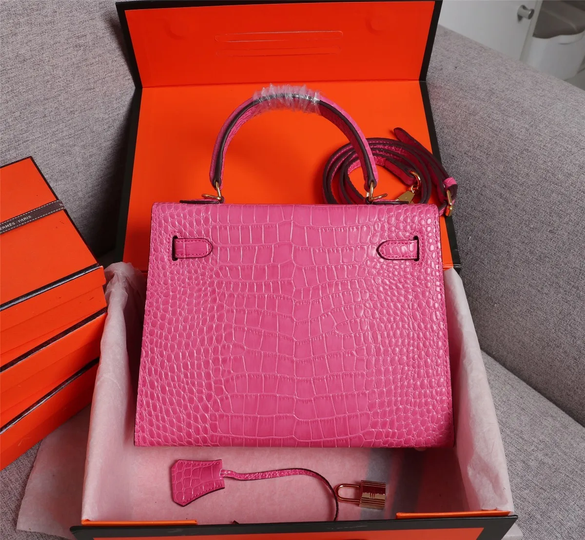 All Categories Official Website "Brand Women's Bags" Women's Bags 💙 Hermes 2022 Official New Hermès Handbag Kelly Crocodile Pattern First Layer Calfskin Wholesale 58003000 High Quality Size: 25-9-18CM