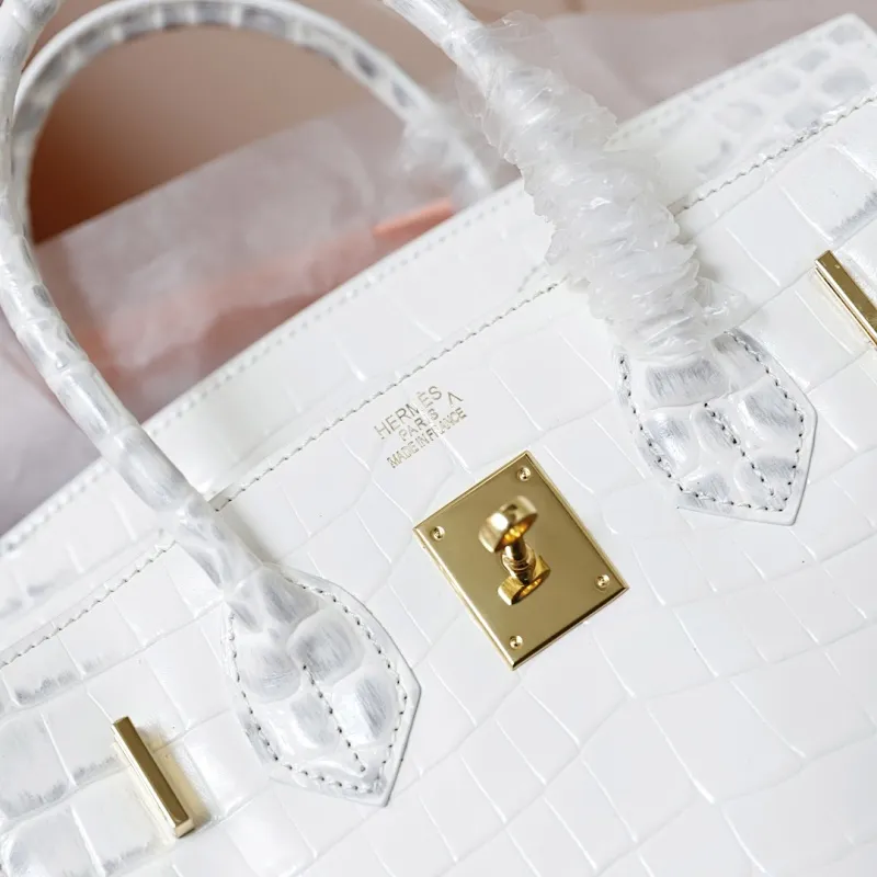 All categories Official website "Brand Women's Bags" Women's Bags 💙 Hermes 2022 official new Hermès handbag Smooth crocodile leather + pure steel hardware wholesale Small size 58003900 Large size 58004500 High quality Size: Small size 30CM Large size 35CM