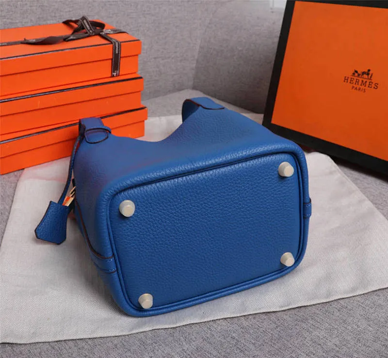 All Categories Official Website "Brand Women's Bags" Women's Bags 💙 Hermes 2022 Official New Hermès Vegetable Basket Women's Hand Crossbody Two-Purpose Bag Wholesale Large Size 58002300 Small Size 58002200 High Quality Size: Large Size 22CM Small Size 18CM