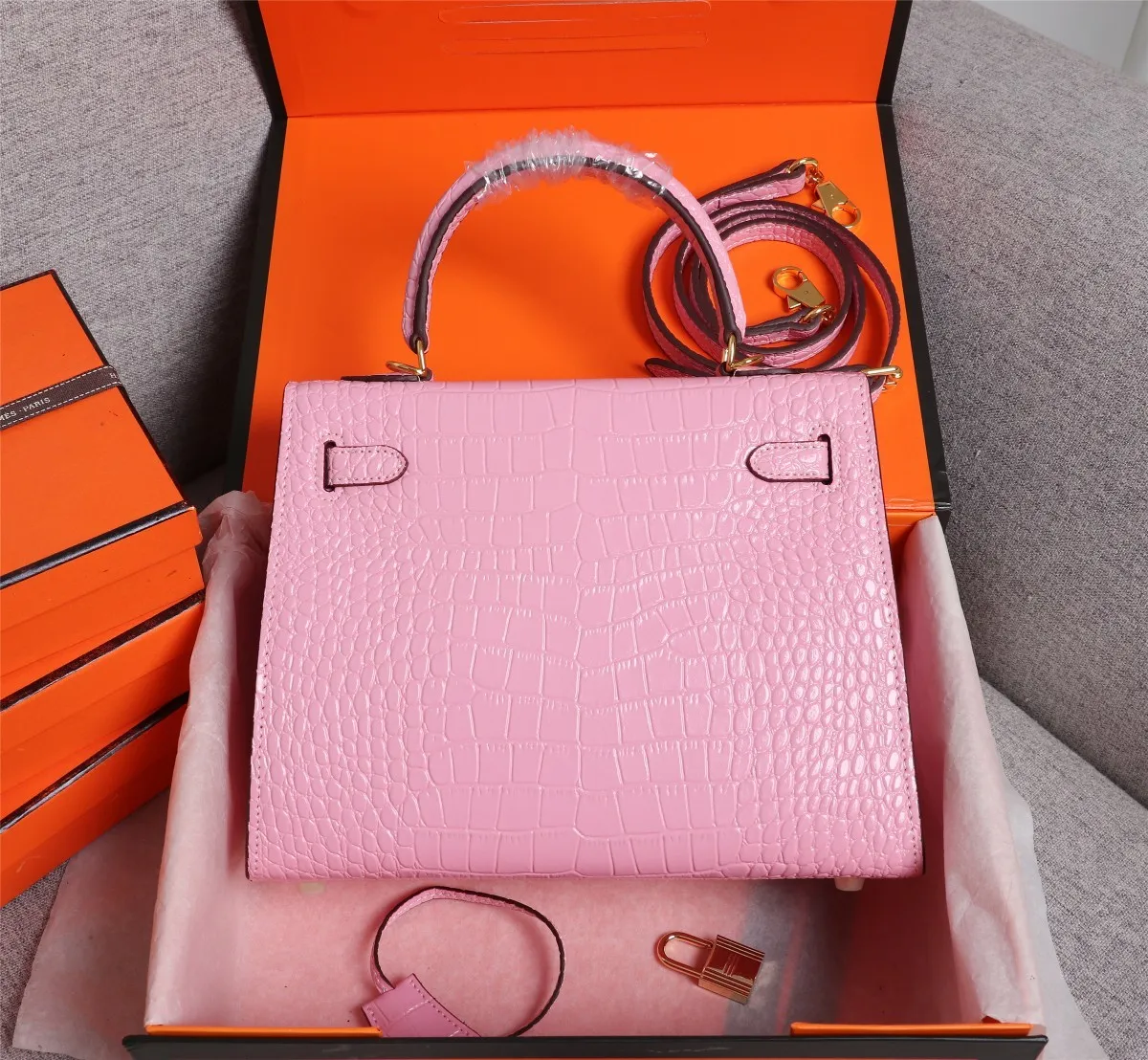All Categories Official Website "Brand Women's Bags" Women's Bags 💙 Hermes 2022 Official New Hermès Handbag Kelly Crocodile Pattern First Layer Calfskin Wholesale 58003000 High Quality Size: 25-9-18CM