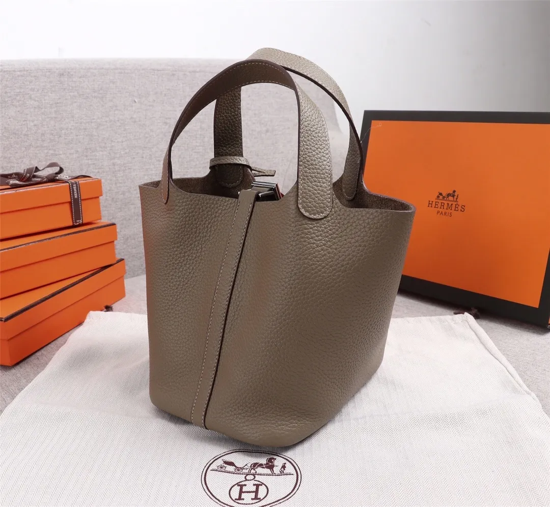 All categories Official website "Brand Women's Bags" Women's Bags 💙 Hermes 2022 official new Hermès vegetable basket picotin wholesale small size 58002300 large size 58002500 high quality size: small size 18CM large size 22CM
