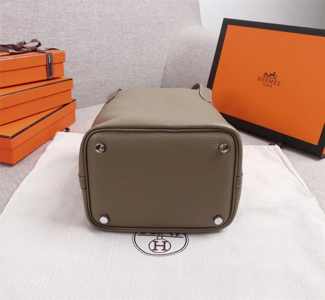 All categories Official website "Brand Women's Bags" Women's Bags 💙 Hermes 2022 official new Hermès vegetable basket picotin wholesale small size 58002300 large size 58002500 high quality size: small size 18CM large size 22CM