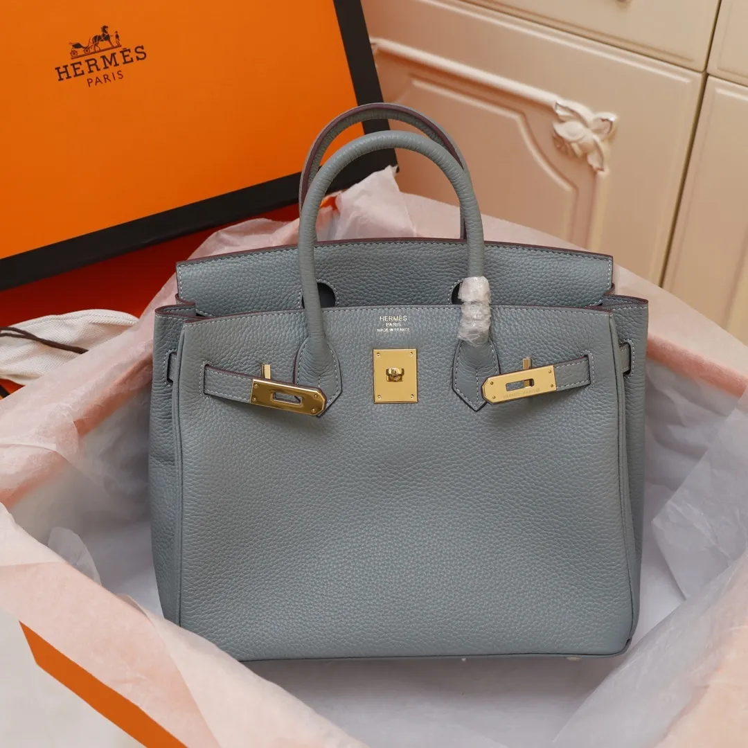 All Categories Official Website "Brand Women's Bags" Women's Bags 💙 Hermes 2022 official new Hermes women's hand-carrying and cross-body dual-use bags wholesale Imported first-layer calfskin Small size 58003800 Large size 58003900 High quality Size: Small 30CM Large 35CM