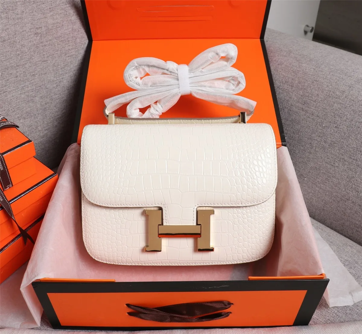All Categories Official Website "Brand Women's Bags" Women's Bags 💙 Hermes 2022 Official New Hermes Constance Stewardess Bag Wholesale Crocodile Skin Full Pure Steel Plated Hardware Buckle 58003350 High Quality Size: 23-6-17CM