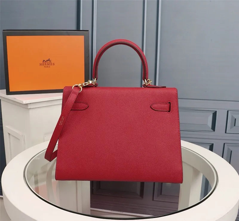 All Categories Official Website "Brand Women's Bags" Women's Bags 💙 Hermes 2022 official new Hermes women's hand-carrying cross-body dual-use bag wholesale cowhide palm print customization Large size 58002500 Medium size 58002300 Small size 58002300 High quality Size: Large size 28-22-10CM Medium size 25-17