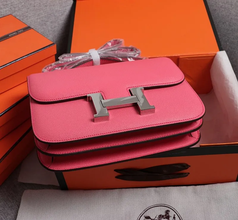All categories Official website "Brand Women's Bags" Women's bags 💙 Hermes Hermès Made in France Large size 58002800 Small size 58002600 constance stewardess bag ☣️Genuine epsom leather pure steel silver-plated buckle Genuine leather source super good feel Accessories stainless steel laser logo perfect flip arc and three-dimensionality