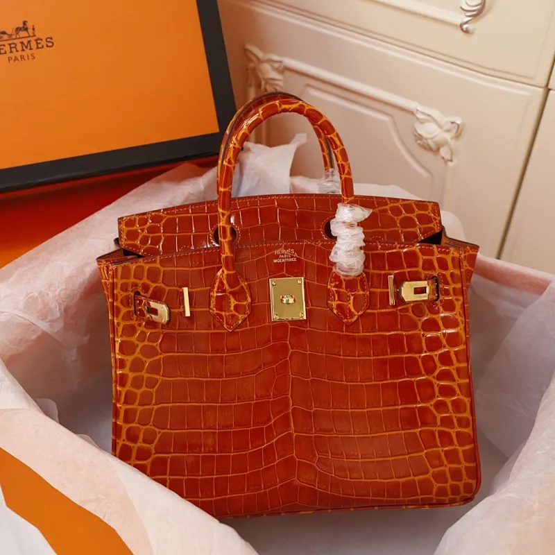 All categories Official website "Brand Women's Bags" Women's Bags 💙 Hermes 2022 official new Hermès handbag Smooth crocodile leather + pure steel hardware wholesale Small size 58003900 Large size 58004500 High quality Size: Small size 30CM Large size 35CM