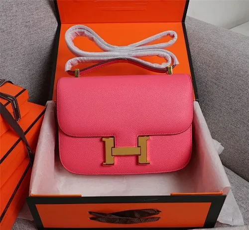 All categories Official website "Brand Women's Bags" Women's bags 💙 Hermes Hermès Made in France Large size 58002800 Small size 58002600 constance stewardess bag ☣️Genuine epsom leather pure steel silver-plated buckle Genuine leather source super good feel Accessories stainless steel laser logo perfect flip arc and three-dimensionality